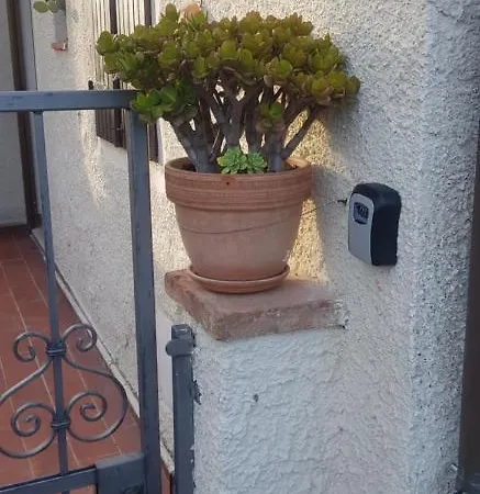Anna's House بيت للعطل *