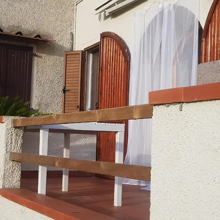Anna's House Tatil Evi Lorenzana